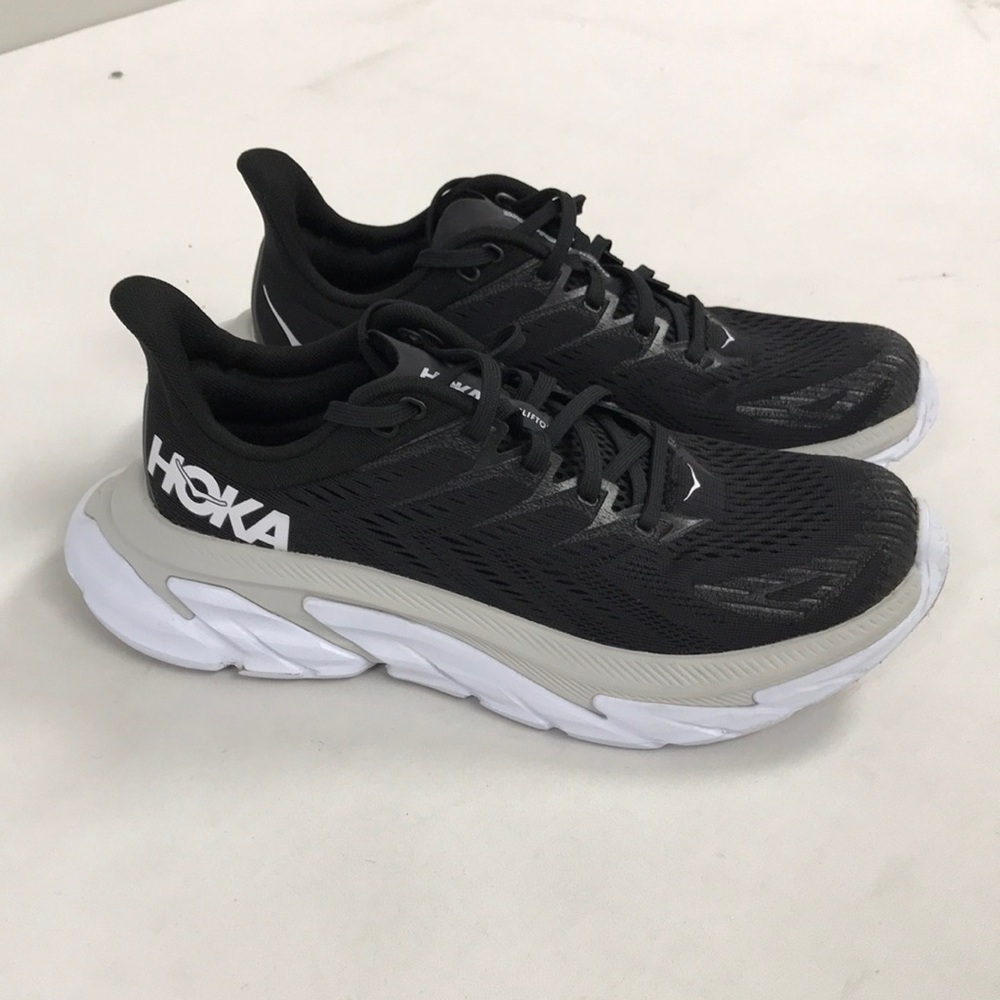 Hoka One One Womens Clifton Edge shoes Size 8.5 US
